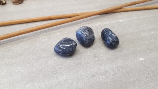 אבן חן אוונטורין כחול לחיזוק חברויות